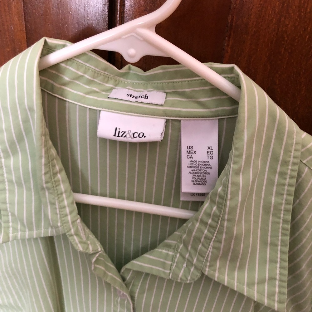 Button down blouse - Picture 2 of 3